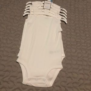 Infant sleeveless bodysuits